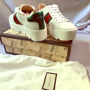 Gucci sneakers leather
